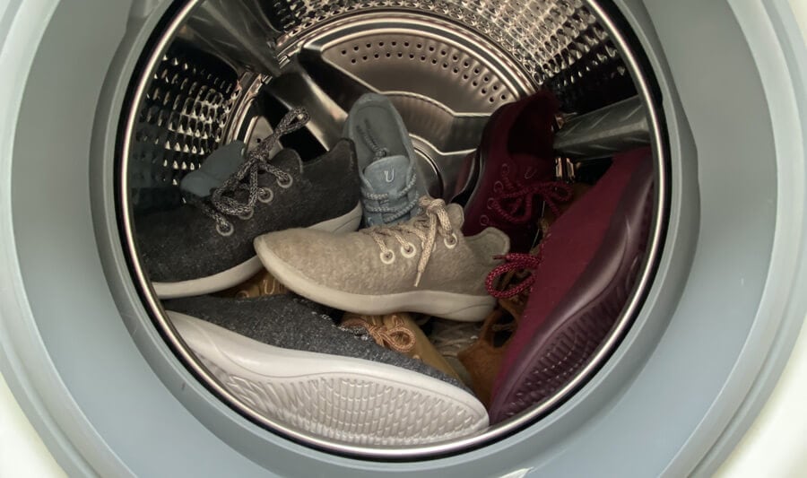 Como lavar tênis na máquina?