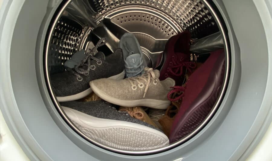 Como lavar um tênis? Confira 8 dicas para limpar o seu calçado